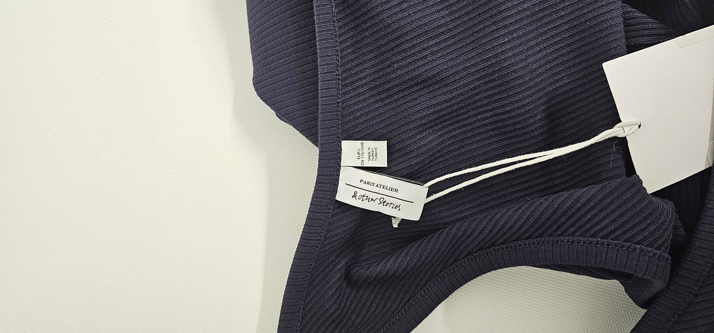 & Other Stories - Red Asymmetric Top - Blue Size: L