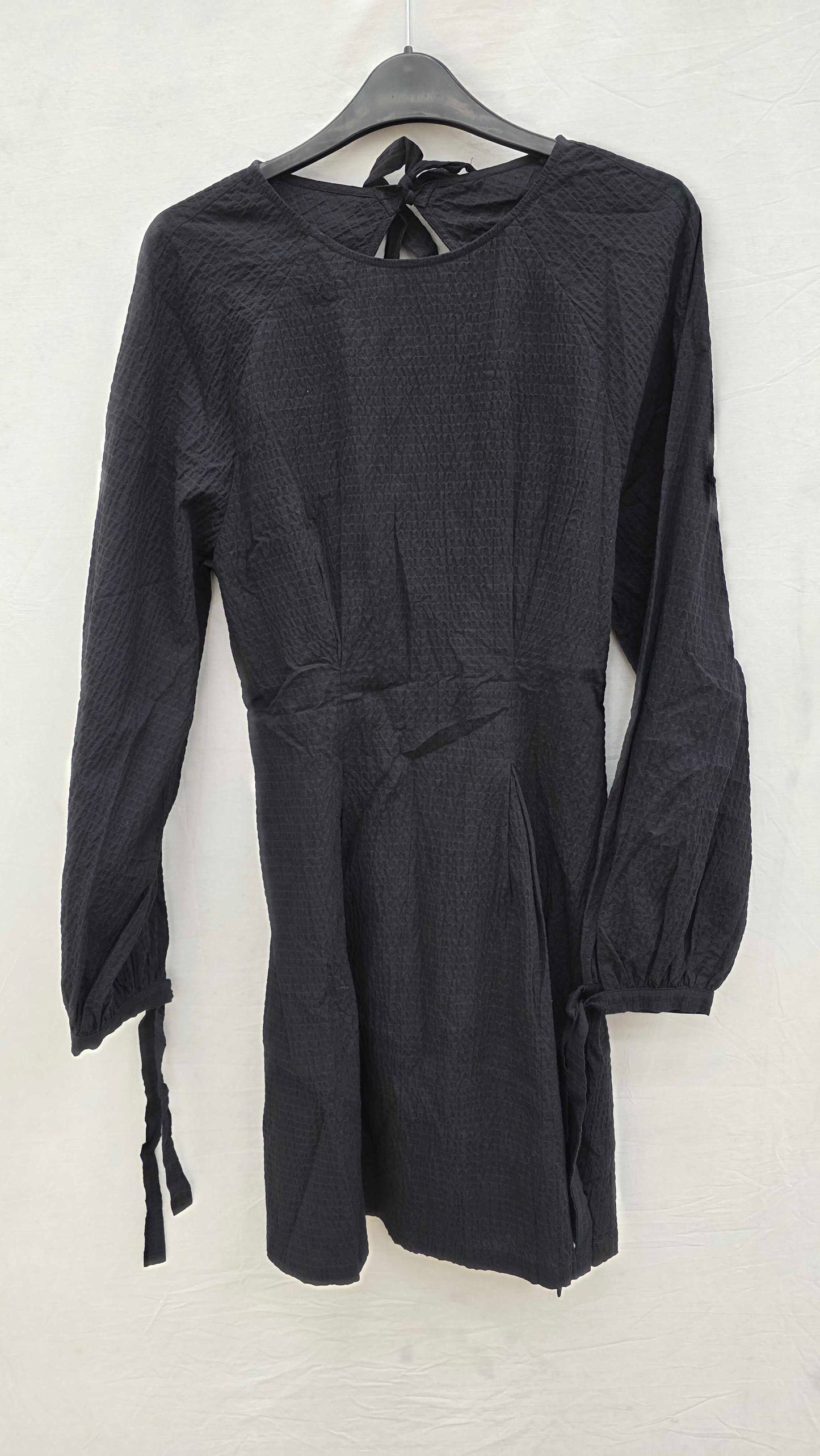 & Other Stories - Black Pleated Round Neck Mini Dress Size: Uk 6