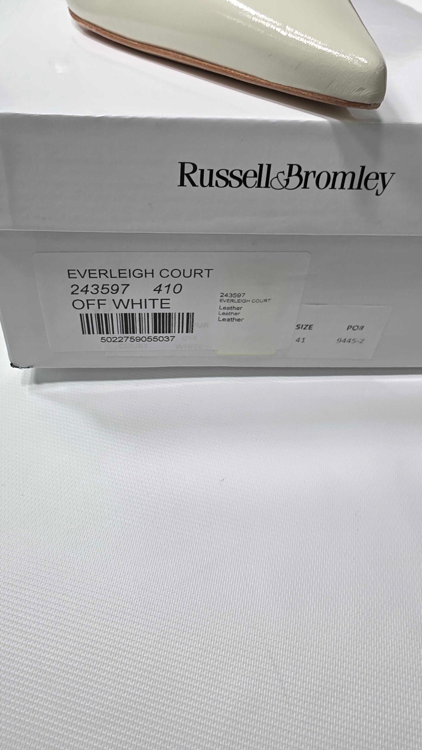 Russell & Bromley - Women's Off White Heeled Shoe Pump - Cream Size: Uk 8