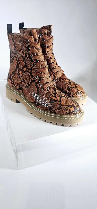 Snake Print Lace Up/Side Zip Platform Ankle Boots Size: Eu 40