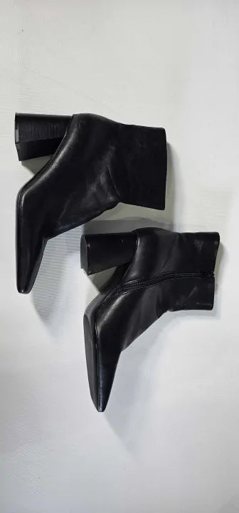 Mango Black Ankle Boots Size: Eu39