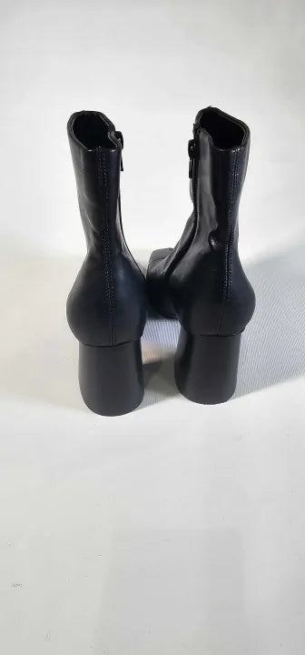 Mango Black Ankle Boots Size: Eu39