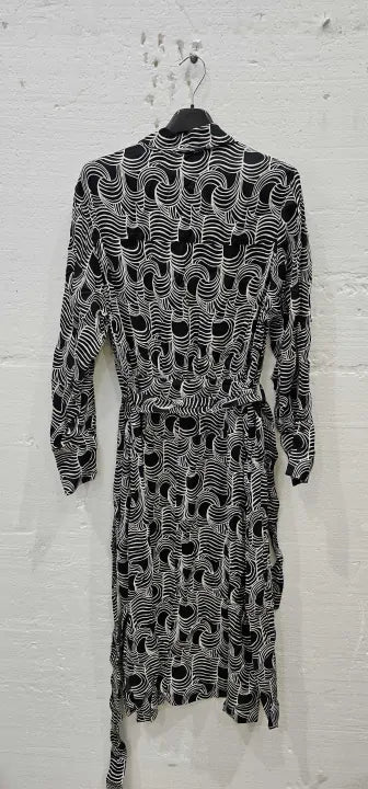 Reiss-29311902-14-Cream-Black Georgina Swirl Print Dress-Cream Size: Uk 4