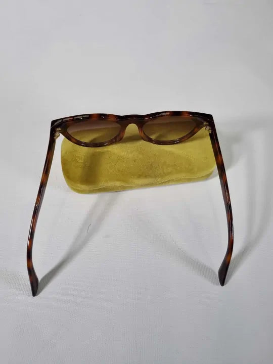 Gucci Cat Eye Frame Sunglasses Size: *
