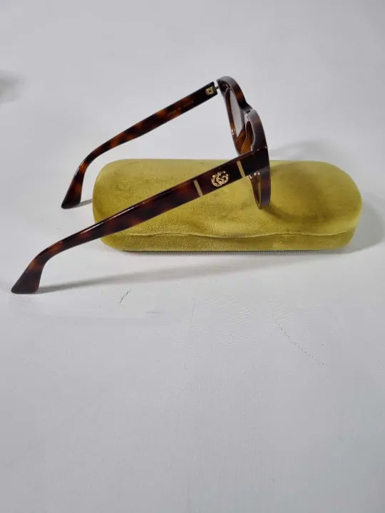 Gucci Cat Eye Frame Sunglasses Size: *