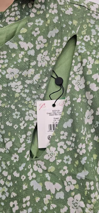 Ro & Zo - Green Ditsy Print Tuck Waist Midi Dress - Green Size: Uk14