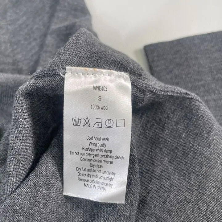 N°· Eleven-Charcoal Merino Wool Fine Knit Top Size: Small