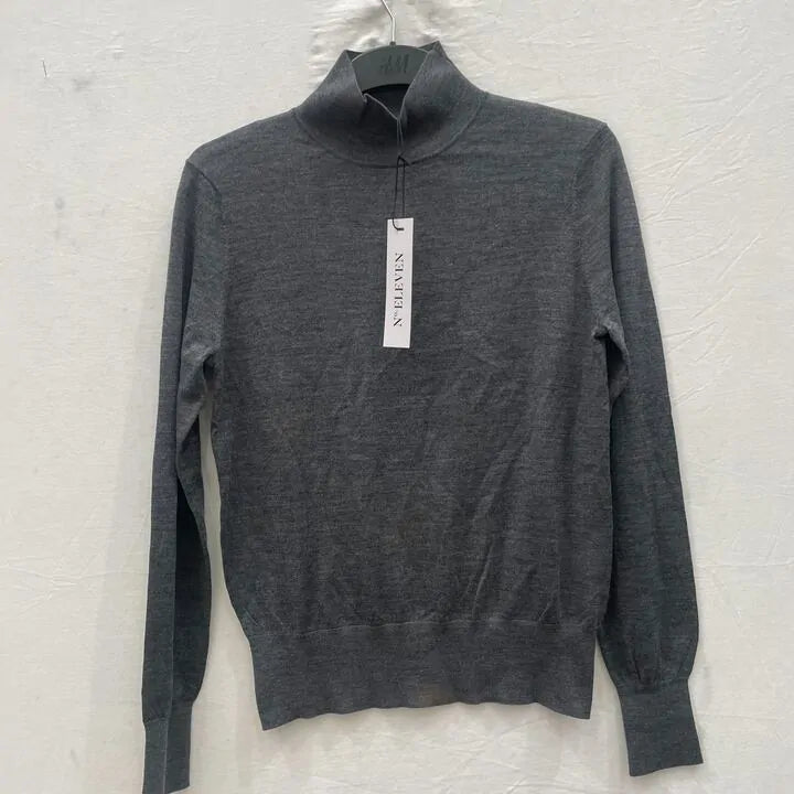 N°· Eleven-Charcoal Merino Wool Fine Knit Top Size: Small