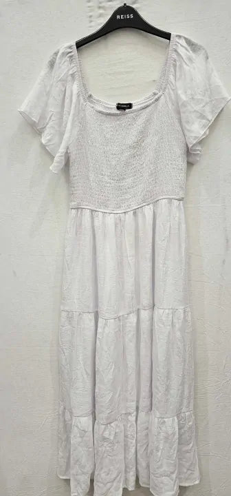 Blue Vanilla White Square Neck Flutter Sleeve Dress Size: L