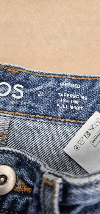 Tapered Leg , High Rise , Full Length Jeans. Size: 26