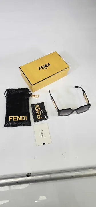 Fendi-fe40065f 5681S-*-black-women's Black Fendi Sunglasses 54Mm-black Size: 54Mm