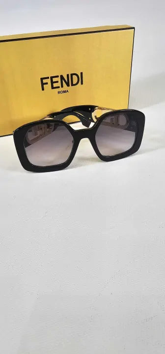 Fendi-fe40065f 5681S-*-black-women's Black Fendi Sunglasses 54Mm-black Size: 54Mm