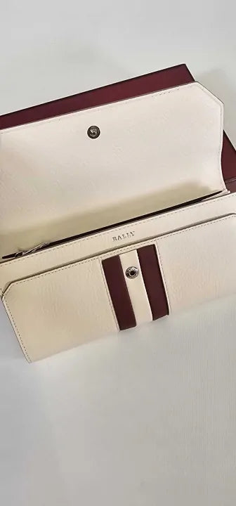 Bally Cream Leather Wallet Size: *
