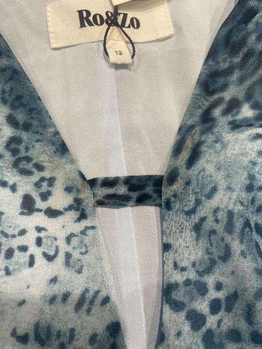 Ro & Zo - Blue Leopard Print Shirred Shoulder Mini Dress Size: Uk 12