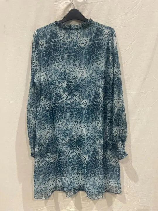 Ro & Zo - Blue Leopard Print Shirred Shoulder Mini Dress Size: Uk 12