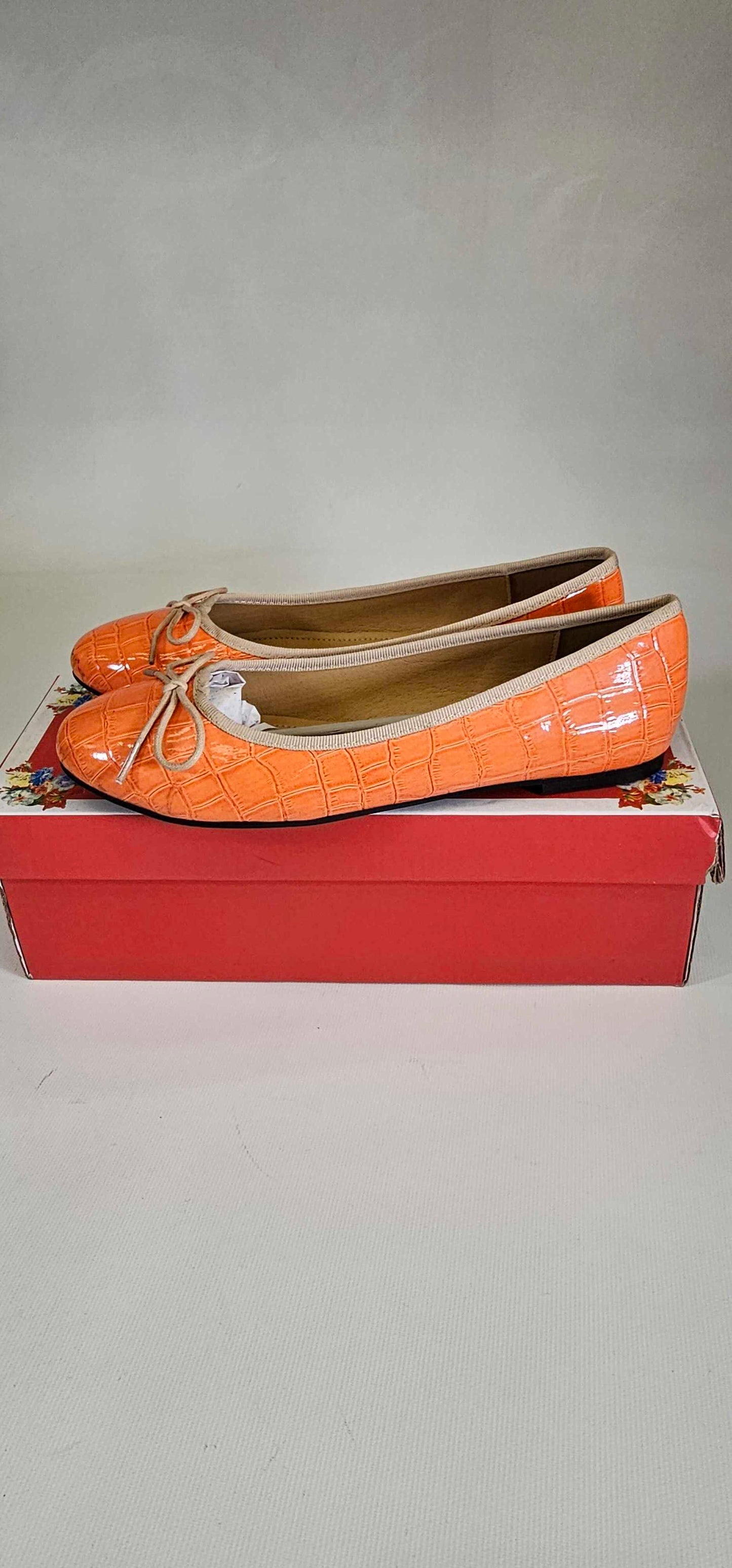 French Sole - Coral Patent Leather Amelie Pump - Orange Size: Uk5