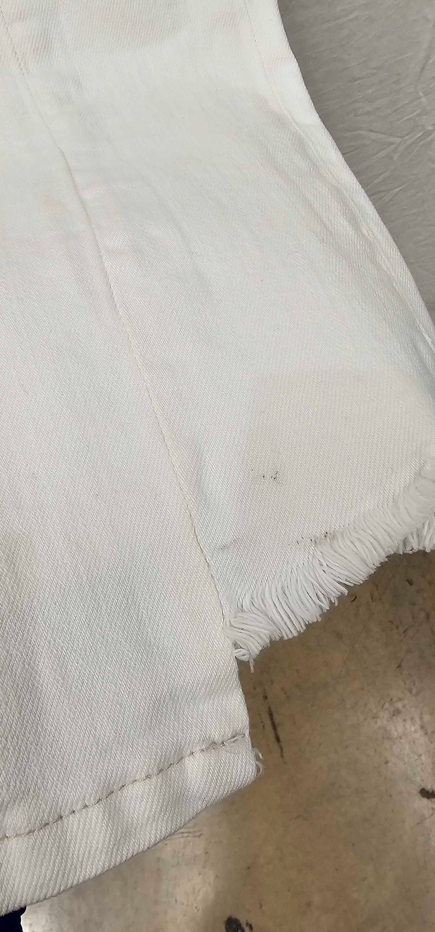 Allsaints-we404w White-28-white-white Kim Distressed Hem Stretch Jeans-white Size: 28