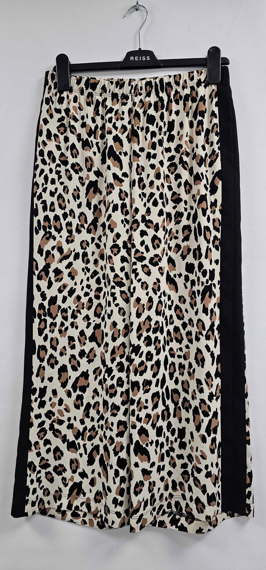 Joseph Ribkoff - Leopard Print Wide 3/4 Leg Trousers - Black Size: Uk10
