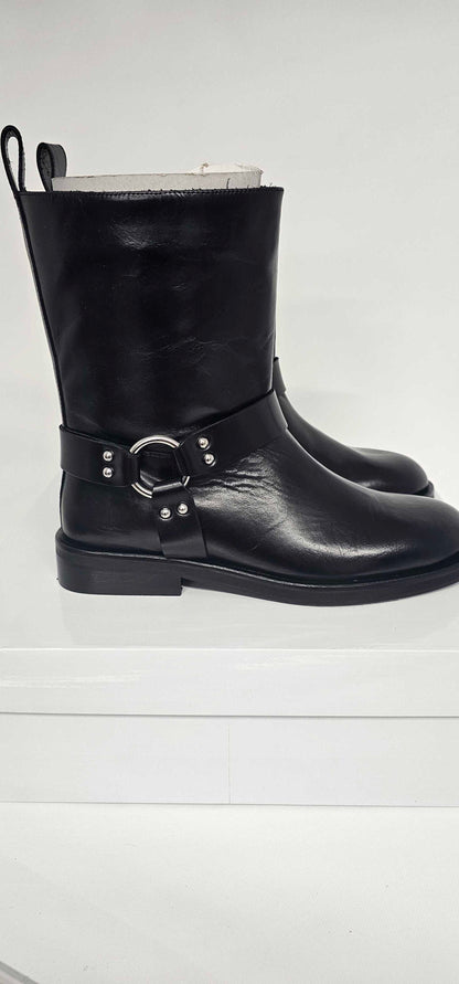 Russell & Bromley - Women's Black Blackford Flat Short Boot - Black Size: Uk7