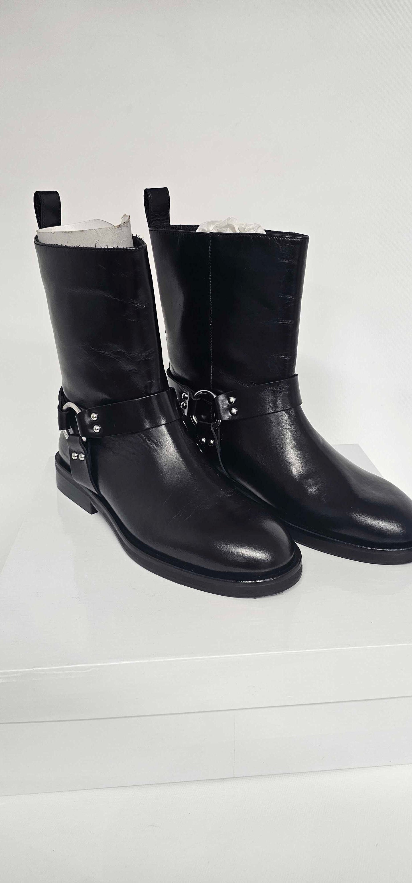 Russell & Bromley - Women's Black Blackford Flat Short Boot - Black Size: Uk7