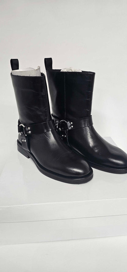 Russell & Bromley - Women's Black Blackford Flat Short Boot - Black Size: Uk7