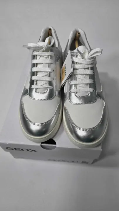 Geox - Women's Silver Leather Jaysen Trainer - Silver Size: Uk 5