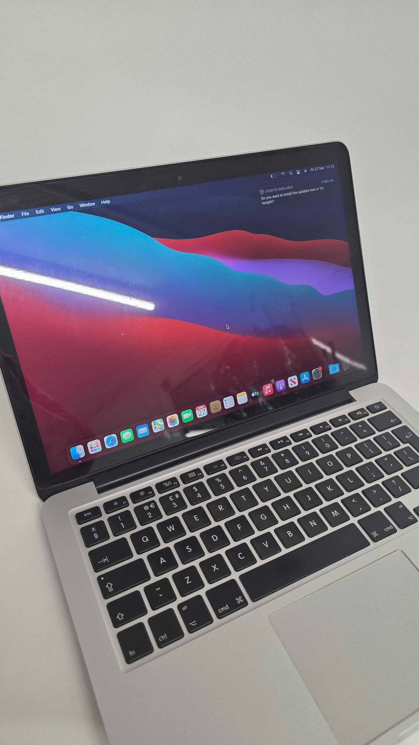 Macbook Pro A1502 Size: 256Gb
