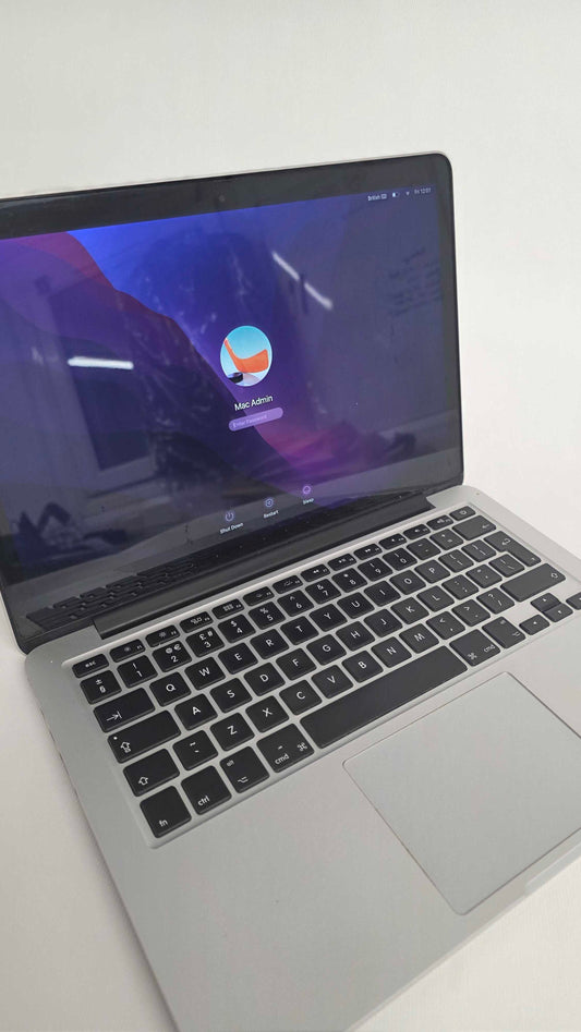 Macbook Pro A1502 Size: 256Gb