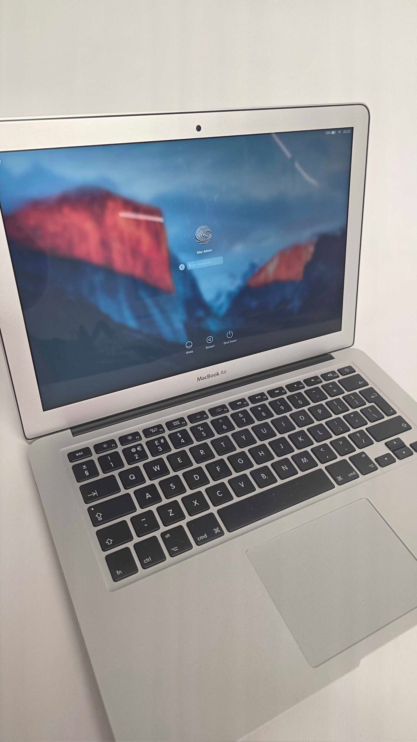 Macbook Air A1466 Size: 128Gb