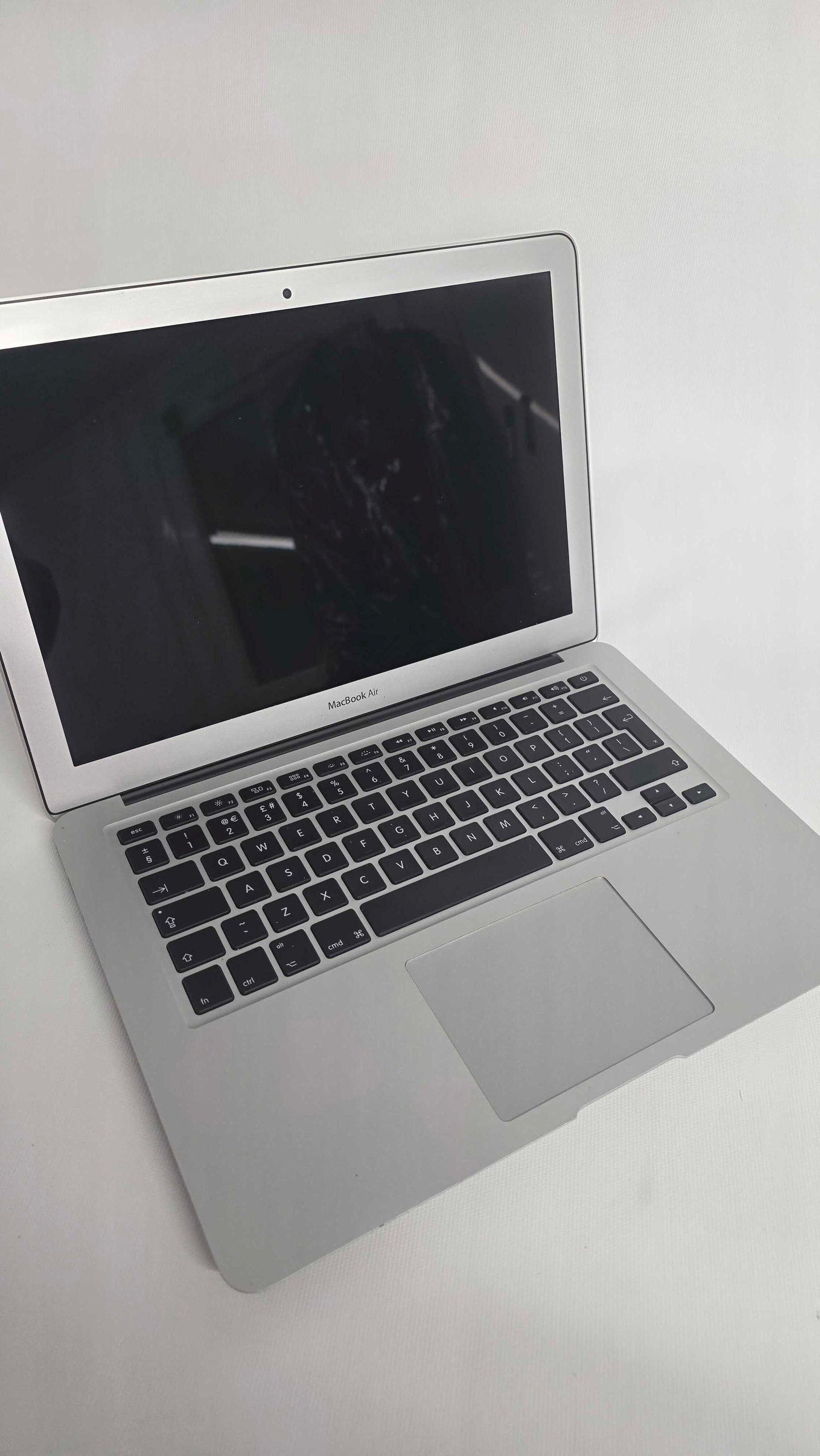 Macbook Air A1466 Size: 128Gb