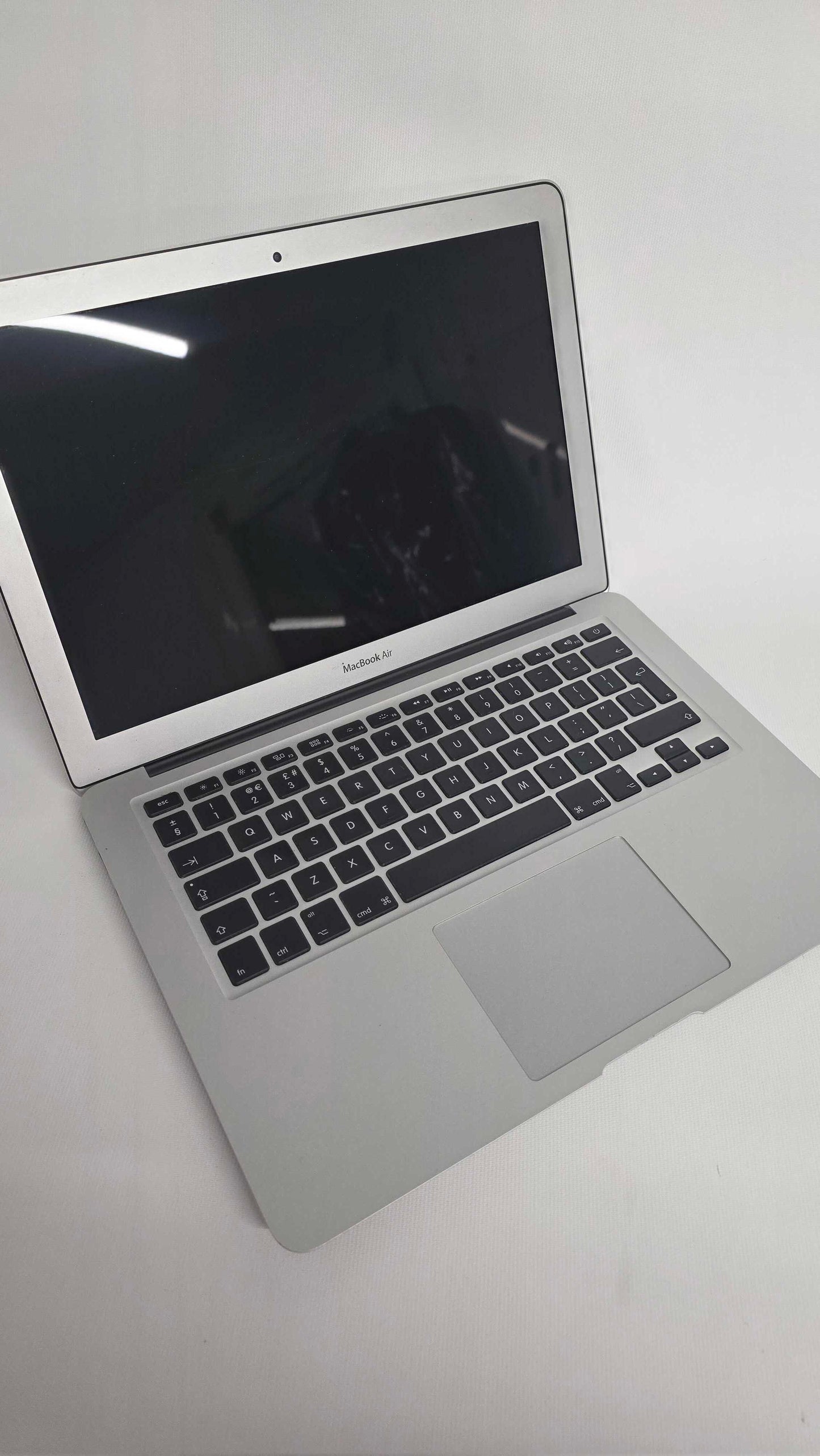 Macbook Air A1466 Size: 128Gb