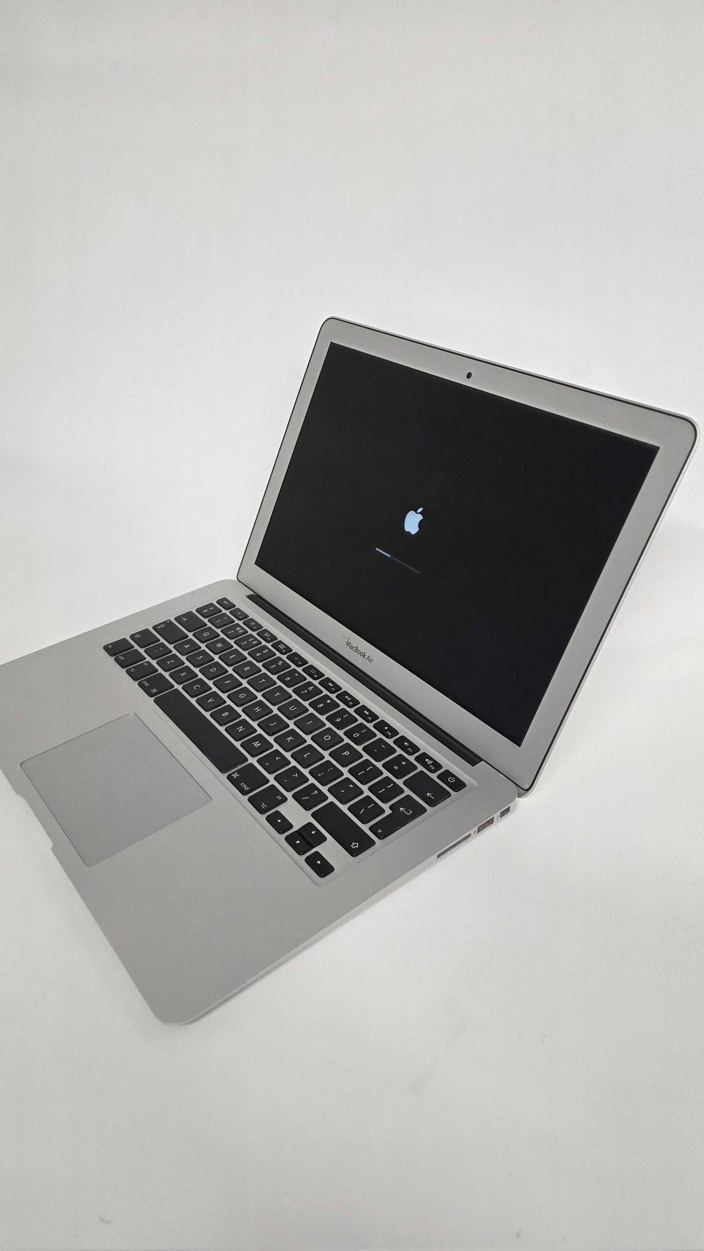 Macbook Air A1466 Size: 128Gb