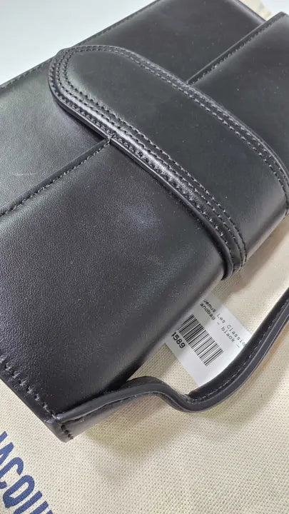 Jacquemus Les Classiques The Large Bambino Handbag Size: Small