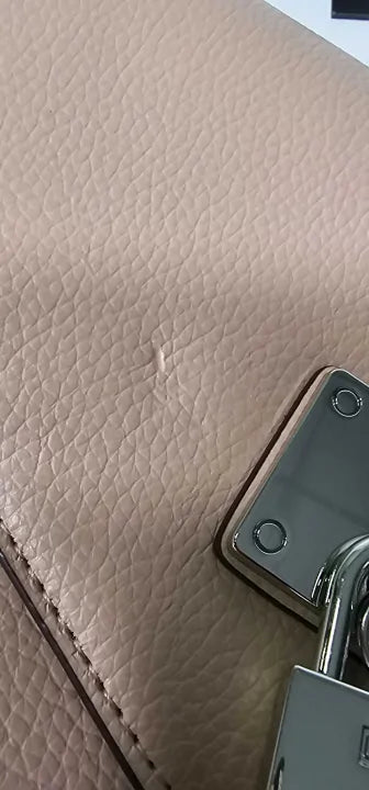 Dkny Elissa Leather Medium Shoulder Flap Size: Medium