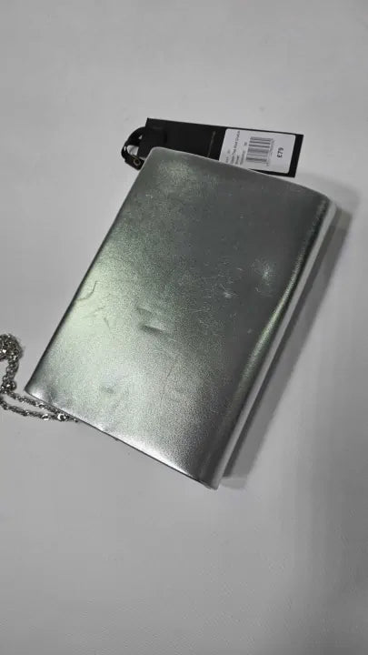 Phase Eight - Silver Open Top Slim Leather Clutch - Silver Size: Small