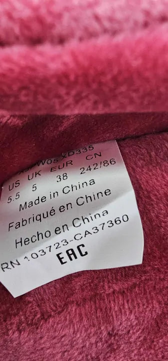 Emporio Armani Women's Slippers Soft And Warm Home Slipper Item Size: 5