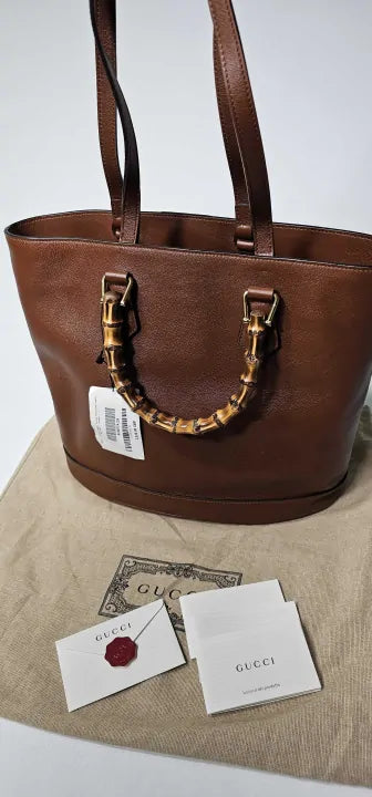 Gucci - Brown Gucci Diana Textured-leather Tote - Brown Size: Medium