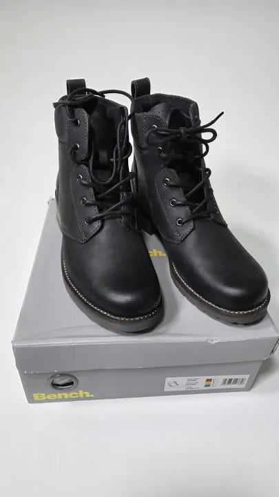Bench - Black Leather Withy Ankle Boots - Black Size: Uk 8