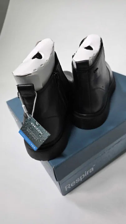 Geox Henreys Leather Ankle Boots Size: Uk 9