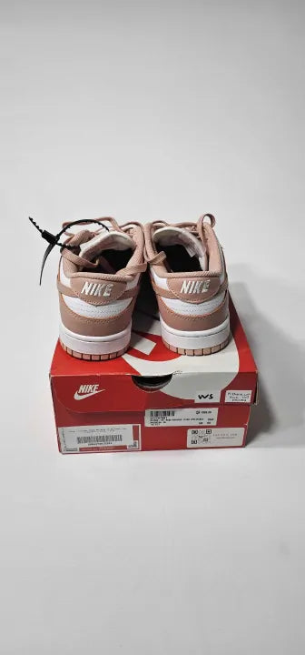 Nike - Unisex Rose Whisper Nike Dunk Low Trainers - Pink Size: Uk7