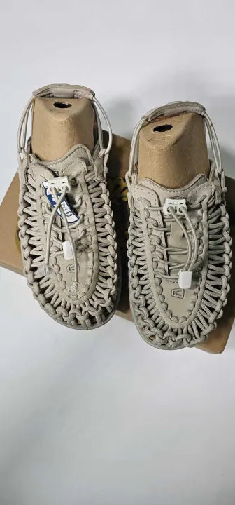 Keen - Unisex Plaza Taupe/plaza Uneek Ii Convertible Sandals - Cream Size: Uk3