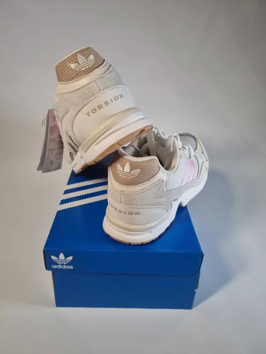 Adidas Originals Torsion Super Shoes Size: UK 8 deal !!
