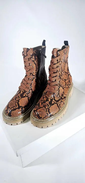 Snake Print Lace Up/Side Zip Platform Ankle Boots Size: Eu 40