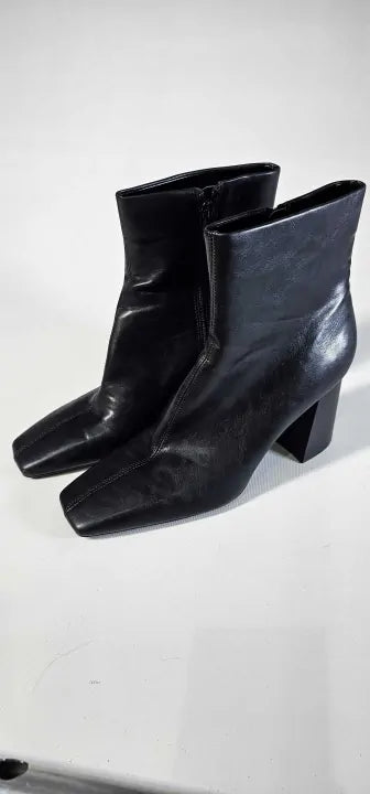 Mango Black Ankle Boots Size: Eu39