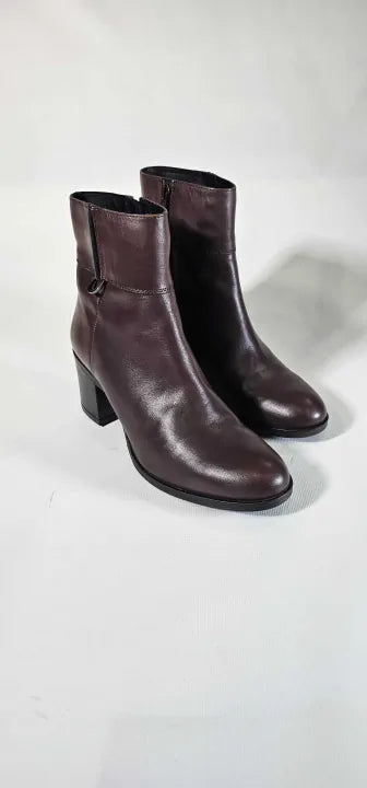 Classic Ankle Boots , Dark Brown Colour Size: Eu37