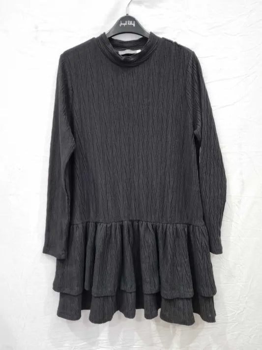 Mint Velvet Black Crinkle Mini Dress Size: Large