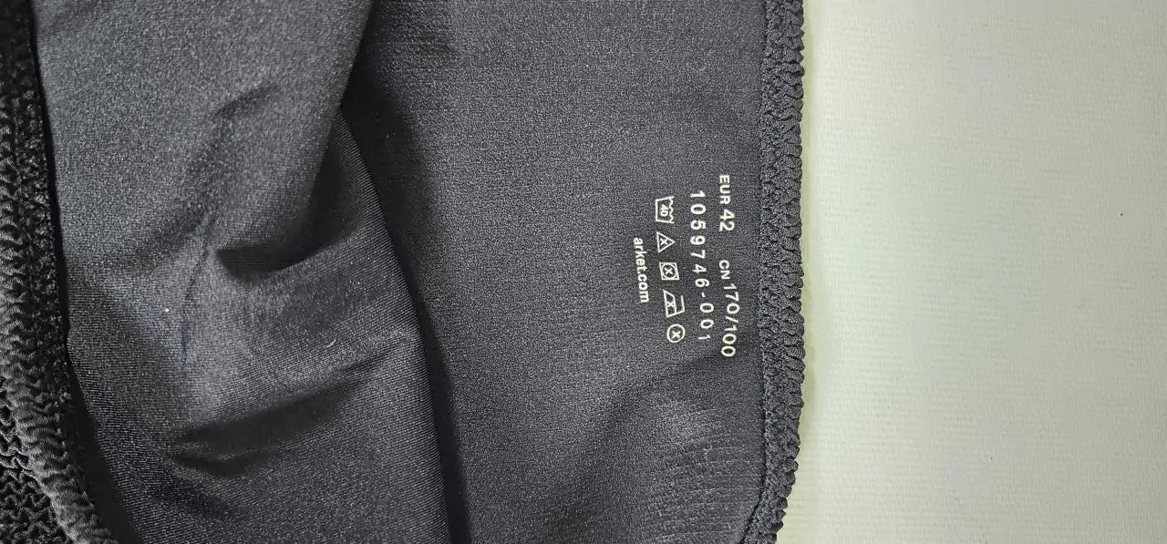 Arket-1059746-001-16-Black-Womens Swim-Black Size: UK 16  deal !!