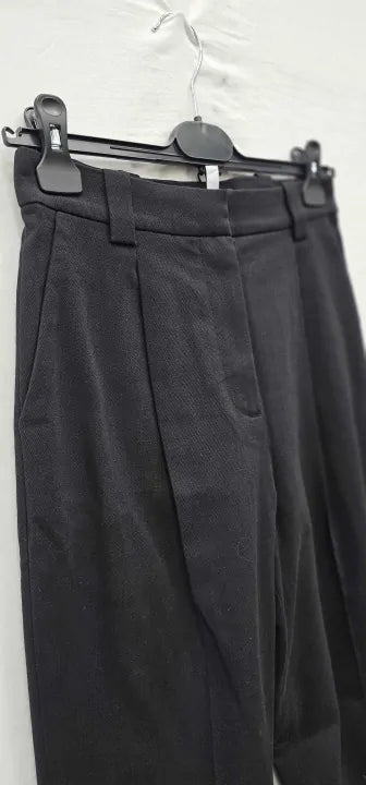 & Other Stories-1147770001 Black-6-Black-St Ruby Trousers Ext-Black	Born On Size: Eur34