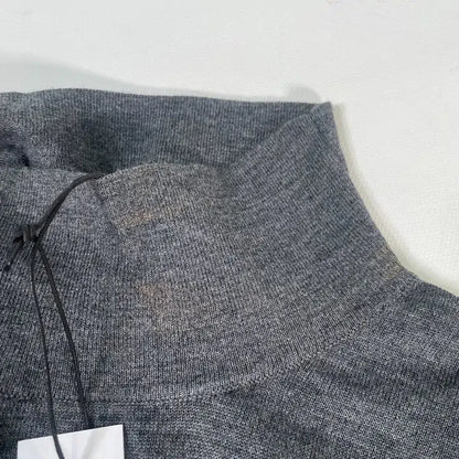 N°· Eleven-Charcoal Merino Wool Fine Knit Top Size: Small