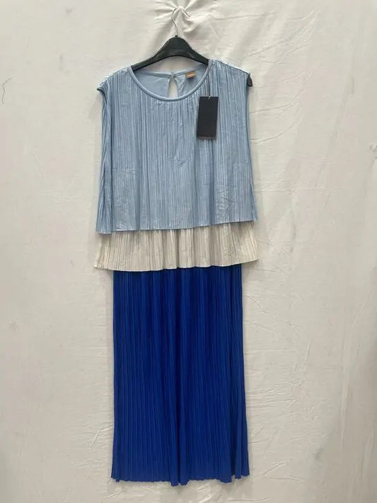 Boss - Blue Emanis Pleated Top Size: Small